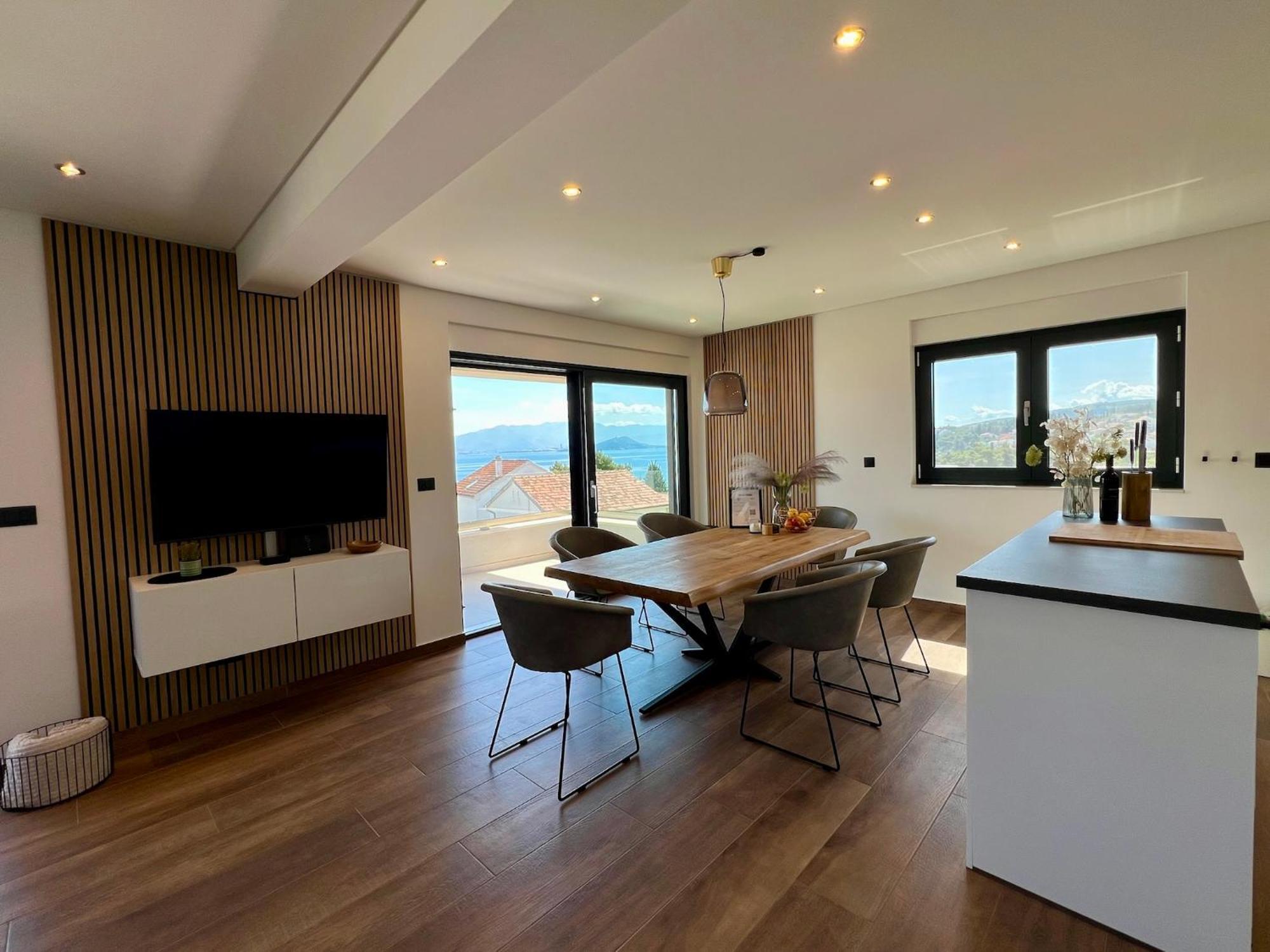 House & Home Slatine Exterior photo